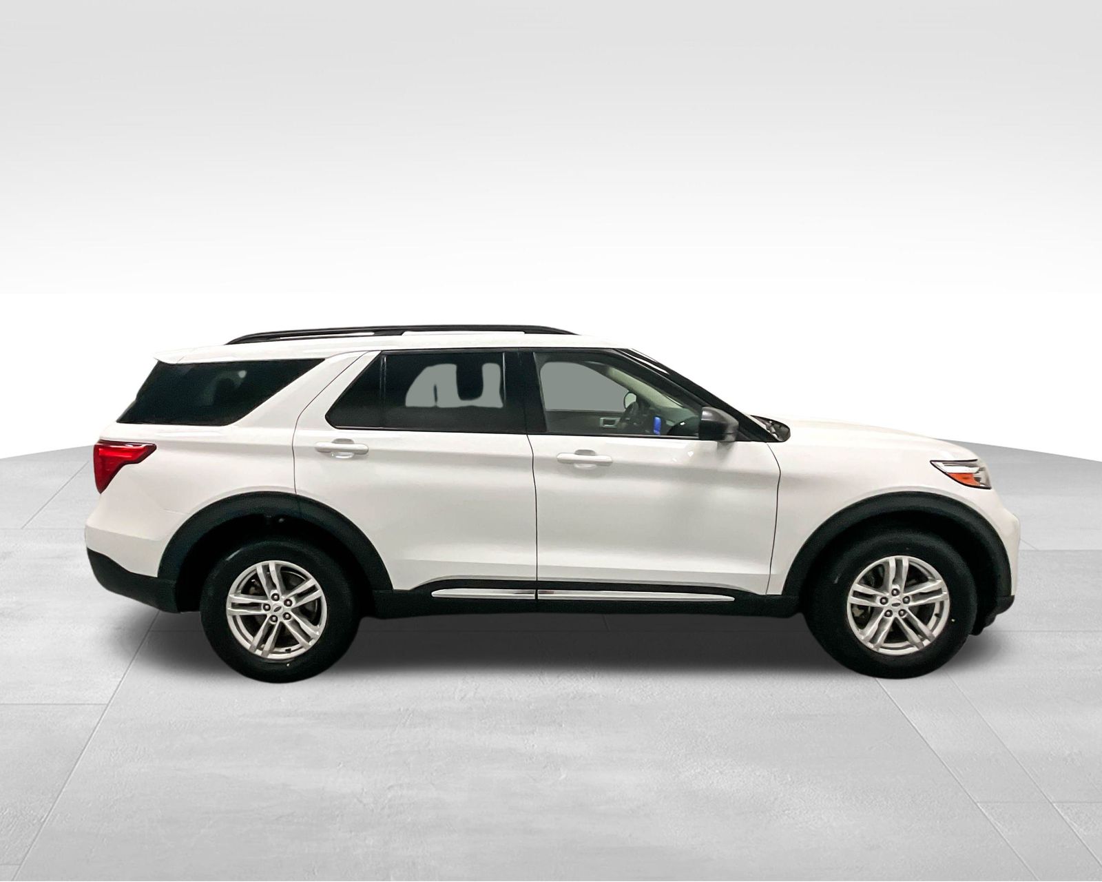 2023 Ford Explorer XLT Sport photo 4
