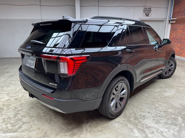 2025 Ford Explorer photo 5