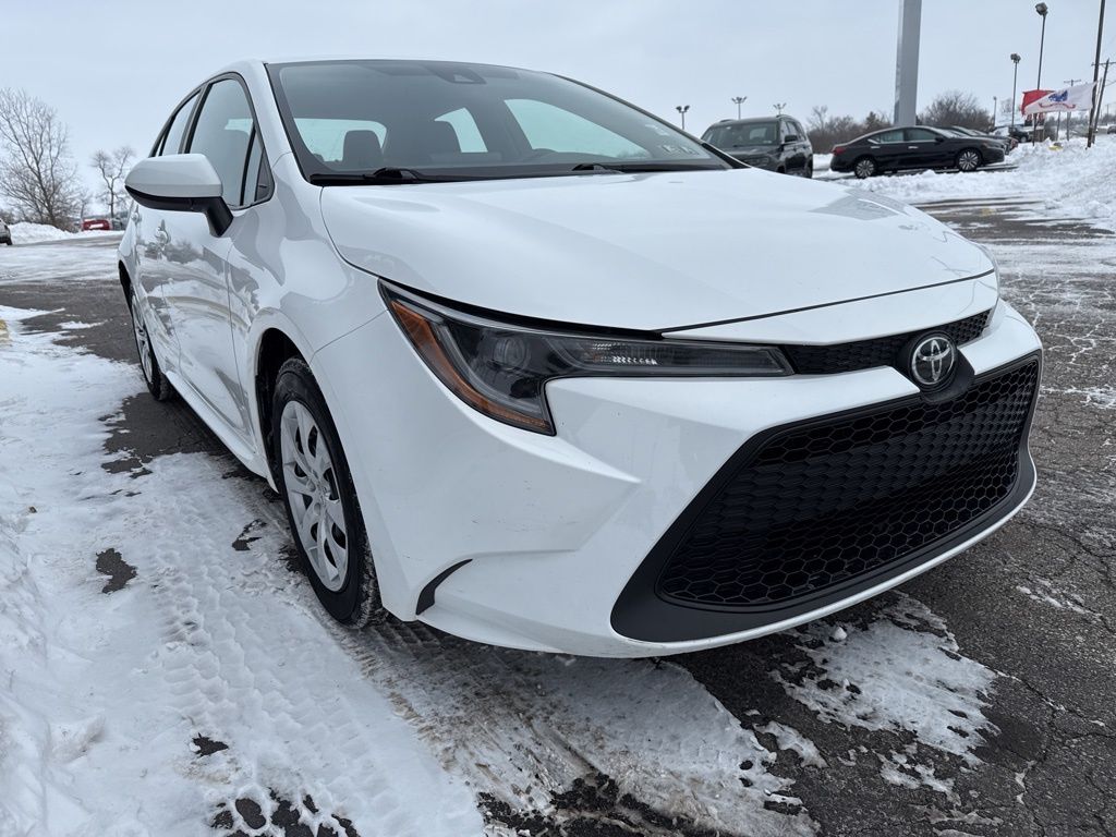 Used 2022 Toyota Corolla LE with VIN 5YFEPMAE2NP366543 for sale in Northfield, Minnesota