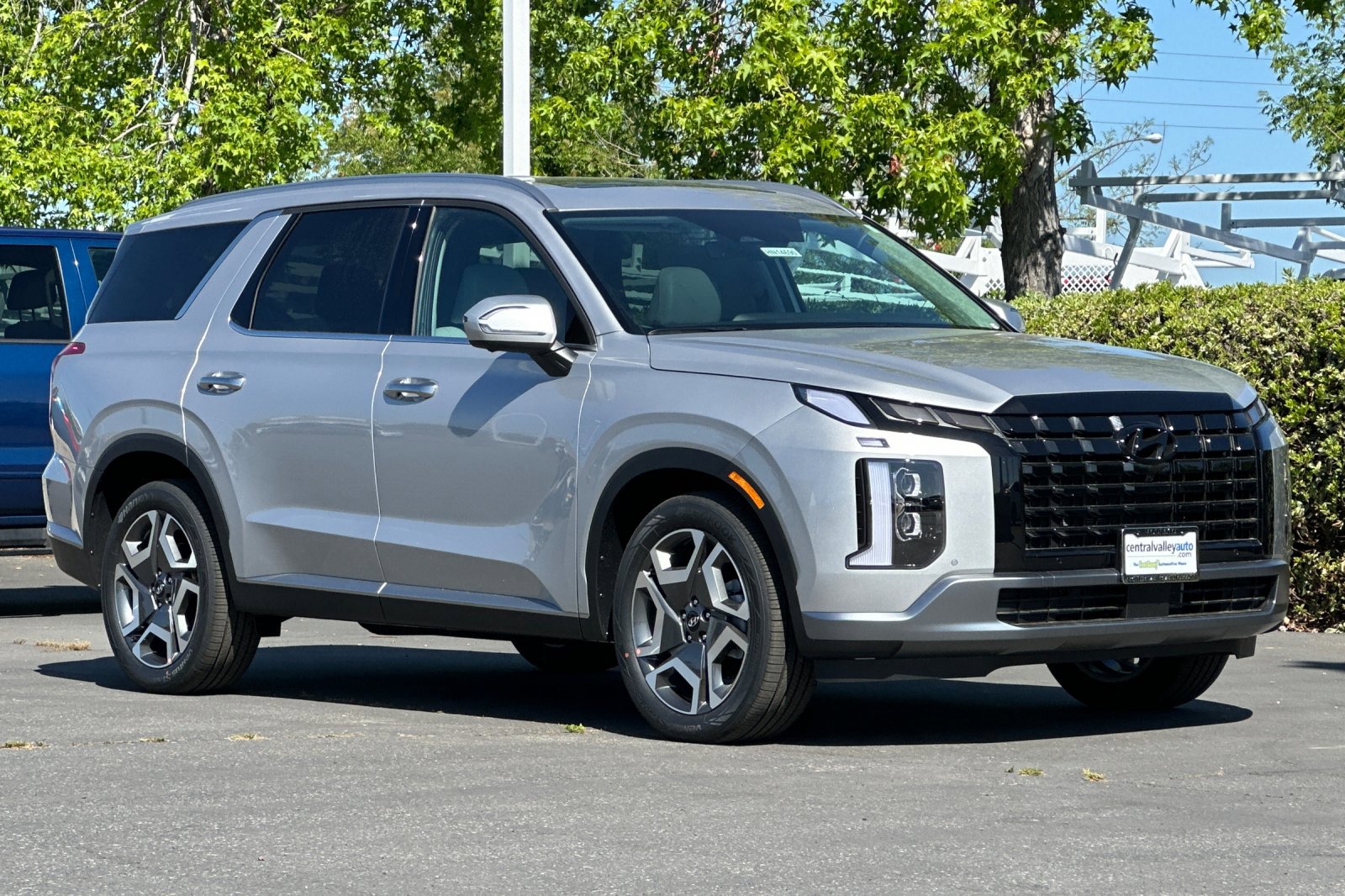 2025 Hyundai Palisade SEL photo 2