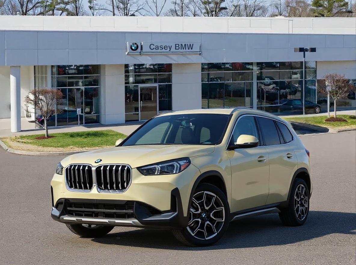 2026 BMW X1 28i's photo