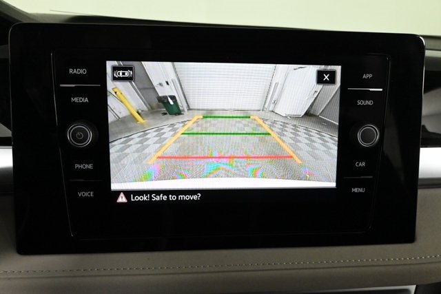 2025 Volkswagen Taos SE photo 5