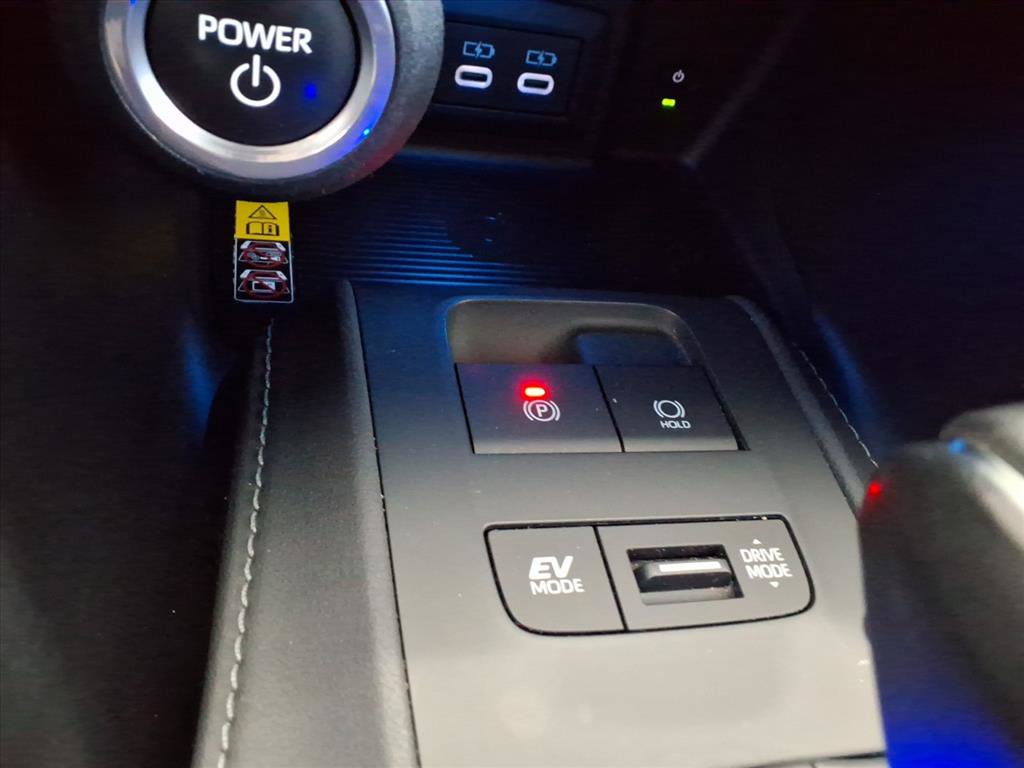 2023 Toyota Venza LE photo 23