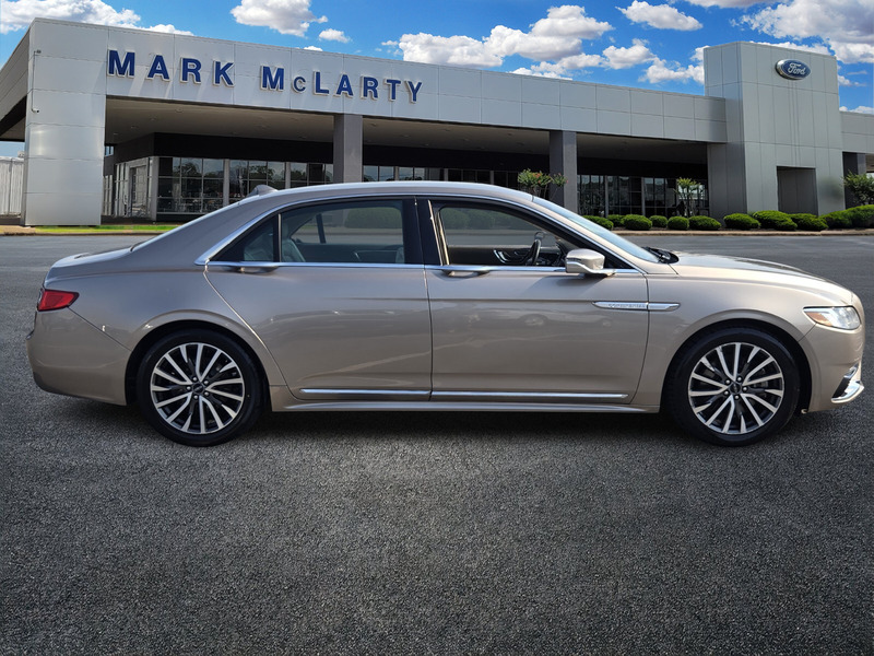 2020 Lincoln Continental Standard photo 2