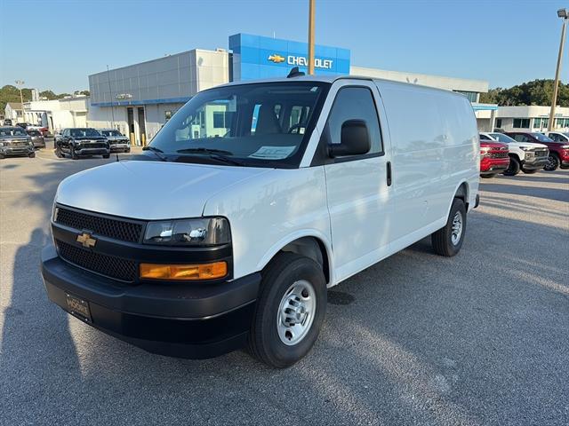 2025 Chevrolet Express Cargo 2500 photo 3