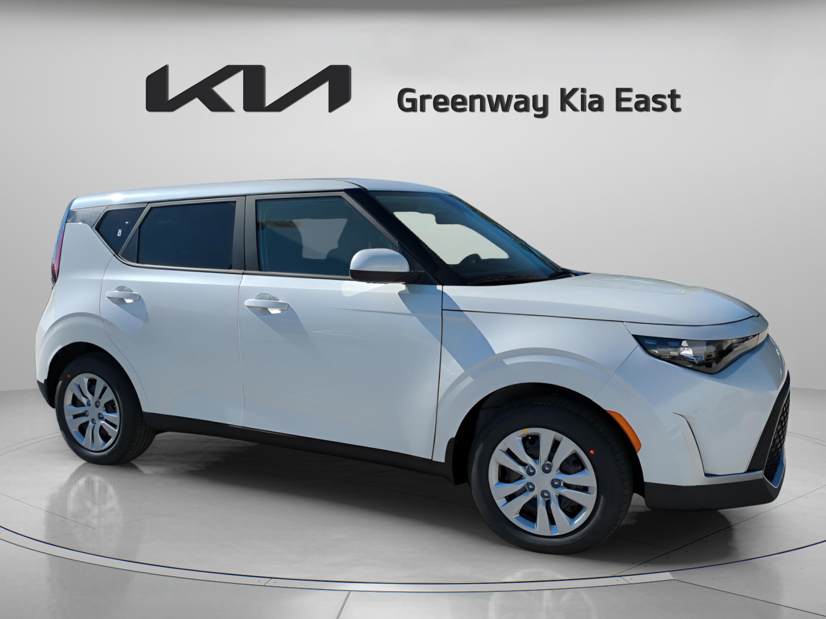 2025 Kia Soul LX's photo