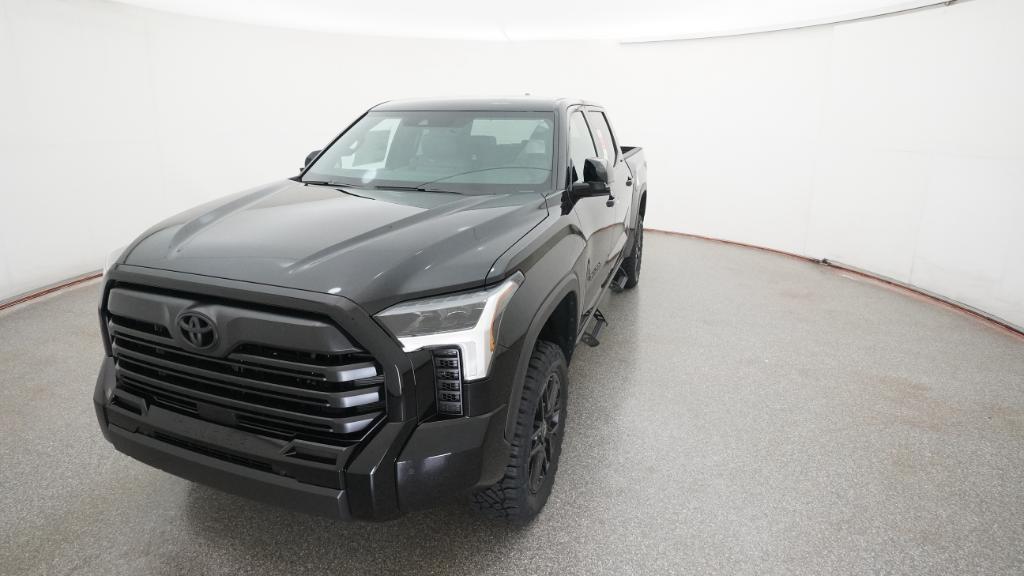2025 Toyota Tundra Limited CrewMax photo 4
