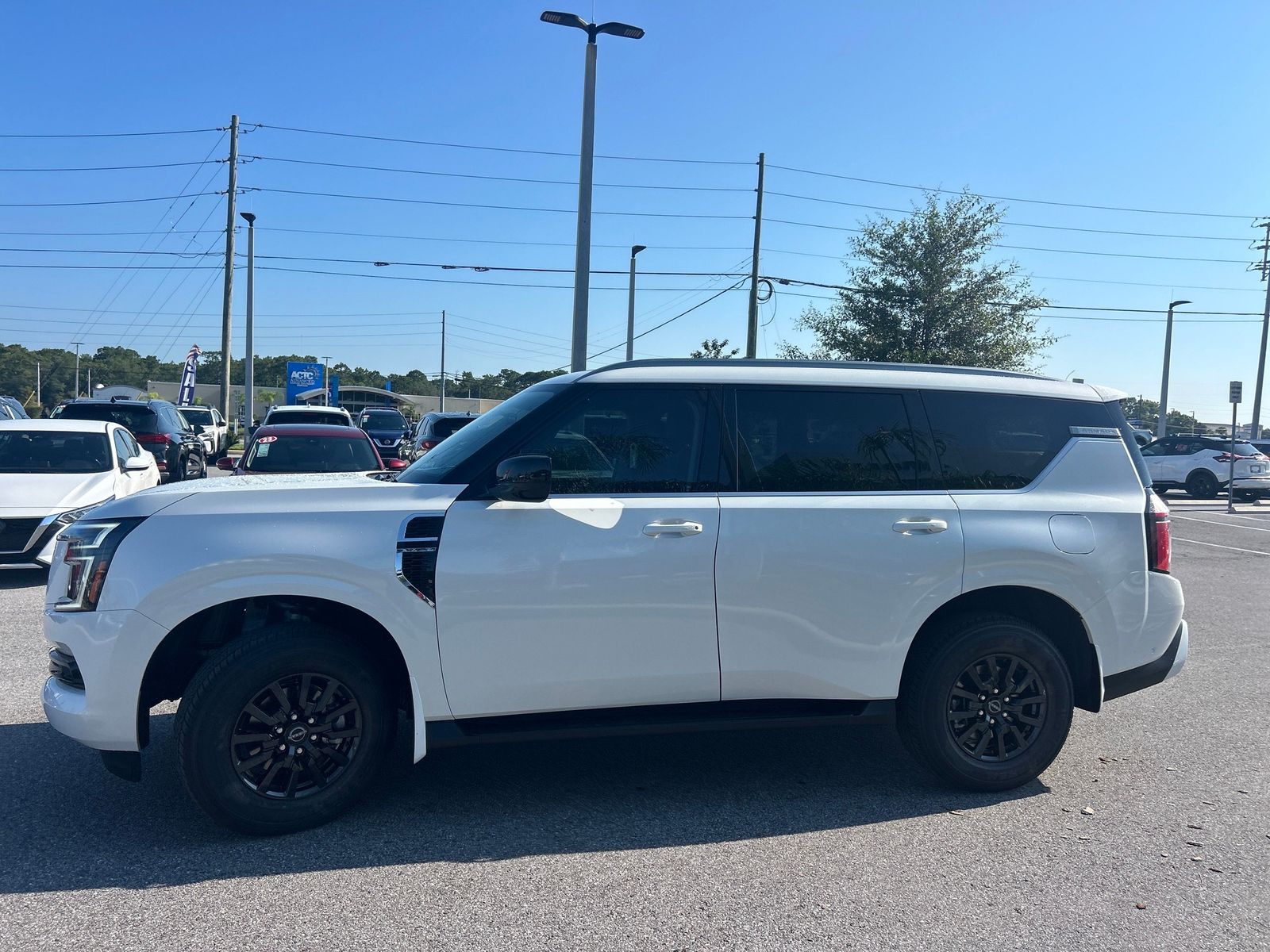 2025 Nissan Armada SV photo 4