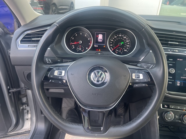 2020 Volkswagen Tiguan SE photo 3