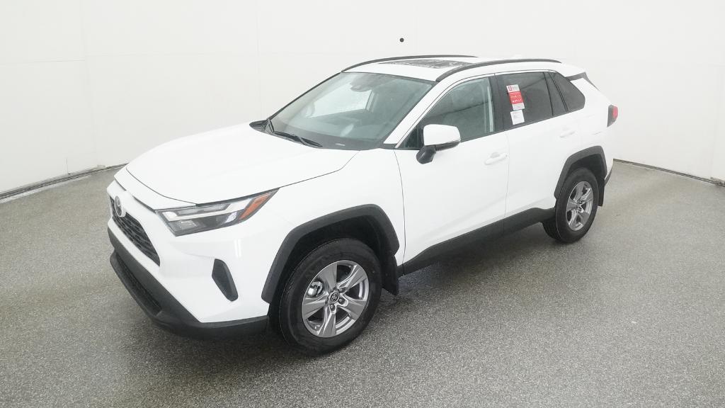 2025 Toyota RAV4 XLE's photo