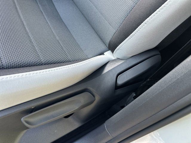 2025 Volkswagen Taos S photo 4