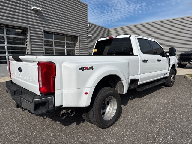 2024 Ford F-350 XLT photo 3