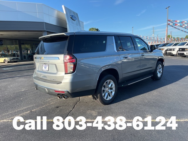 2024 Chevrolet Suburban Premier photo 2