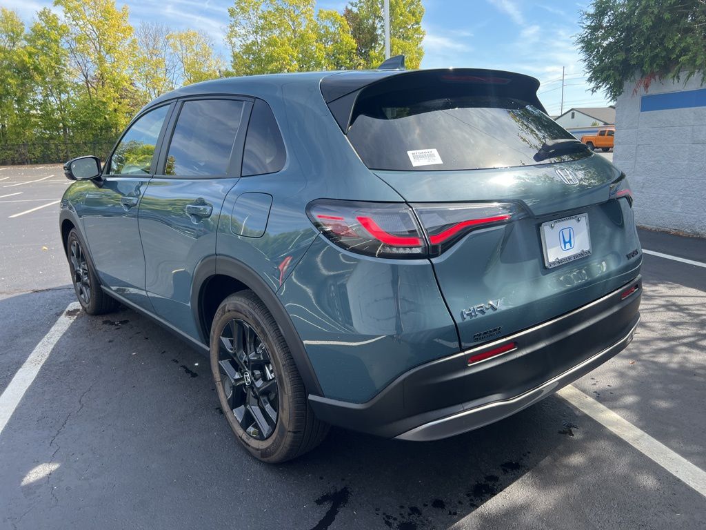 2025 Honda HR-V Sport photo 3