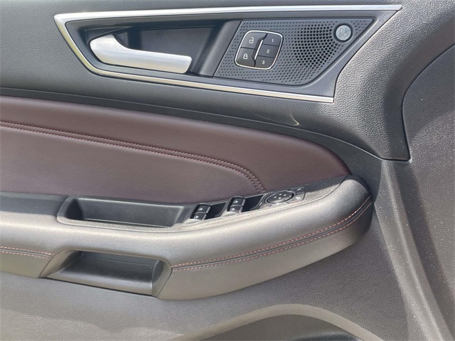 2021 Ford Edge Titanium photo 22