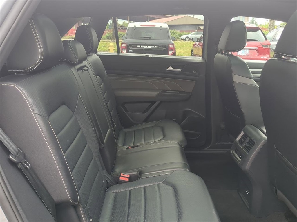 2022 Volkswagen Atlas Cross Sport V6 SEL Premium R-Line photo 24