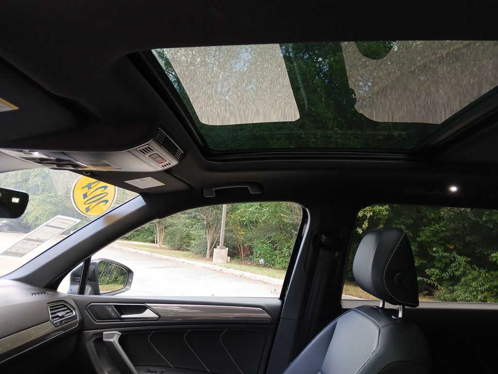 2024 Volkswagen Tiguan SE R-Line Black photo 19