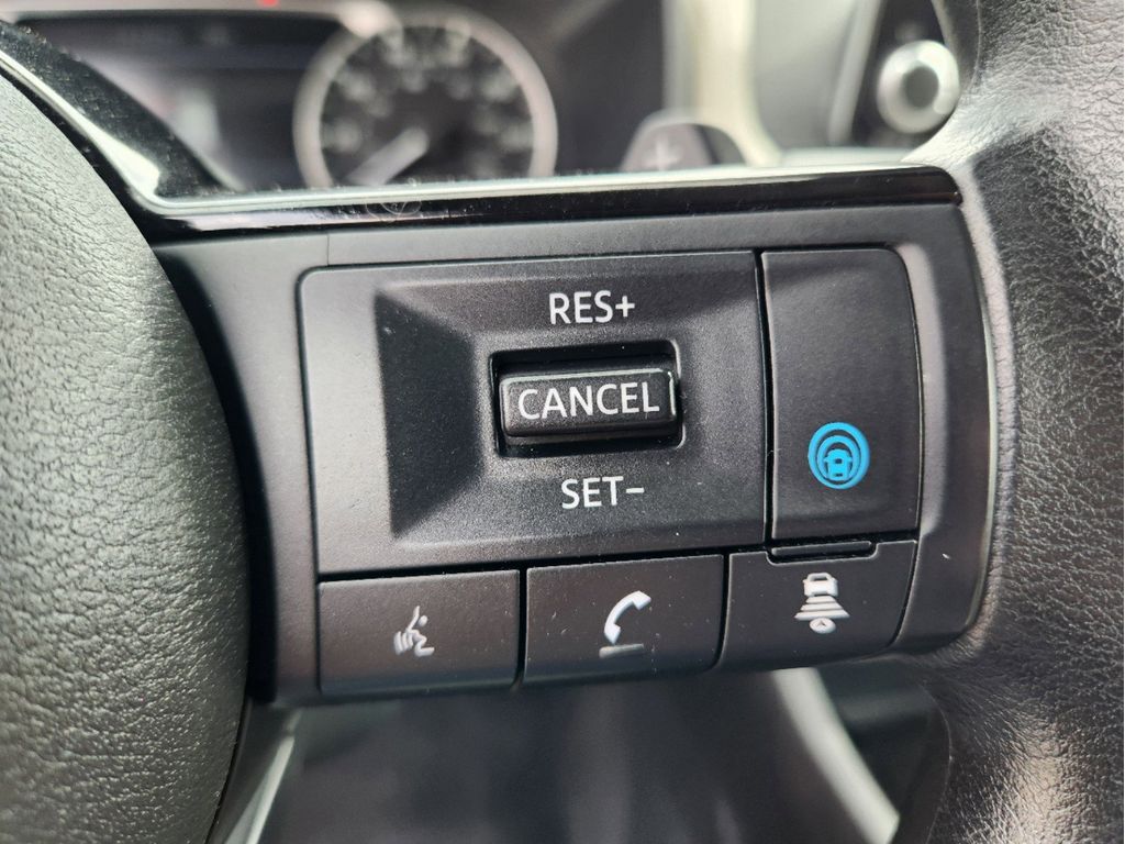 2023 Nissan Rogue SV photo 17