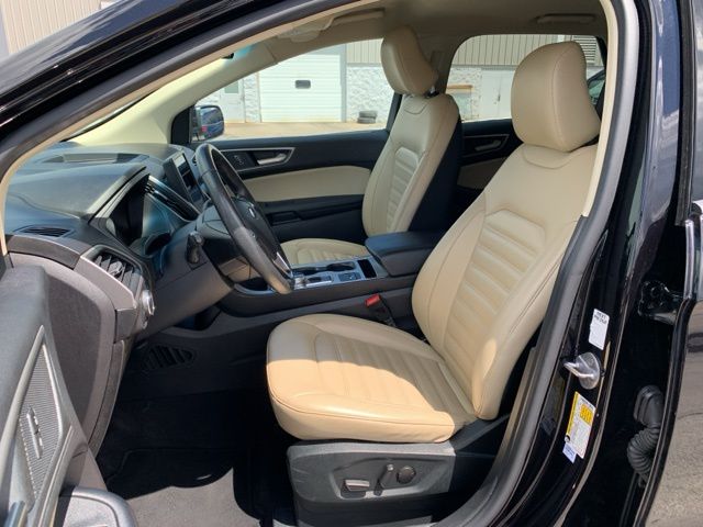 2022 Ford Edge SEL photo 14