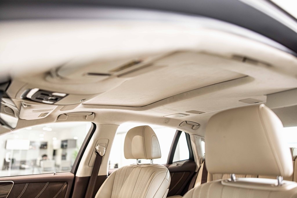 2018 LEXUS LS - Image 19