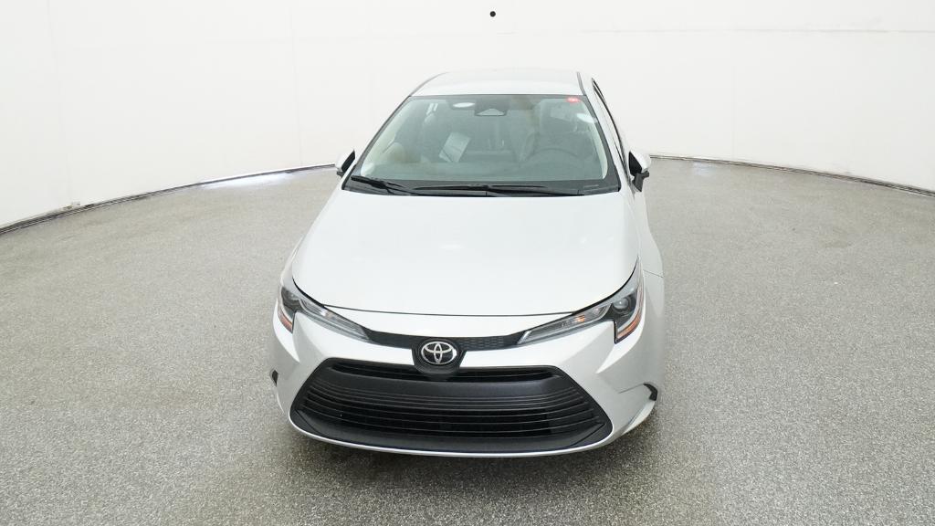 2025 Toyota Corolla LE photo 2