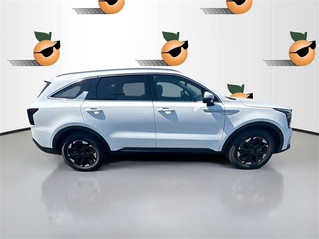 2025 Kia Sorento S photo 7