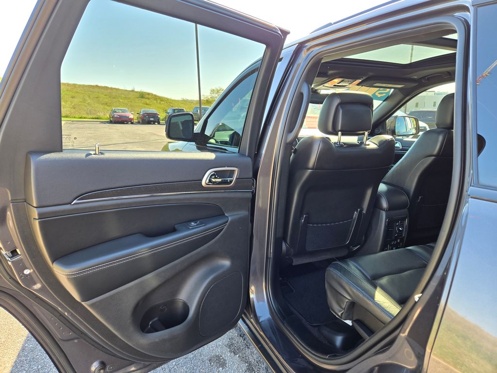 2017 Jeep Grand Cherokee Limited photo 22