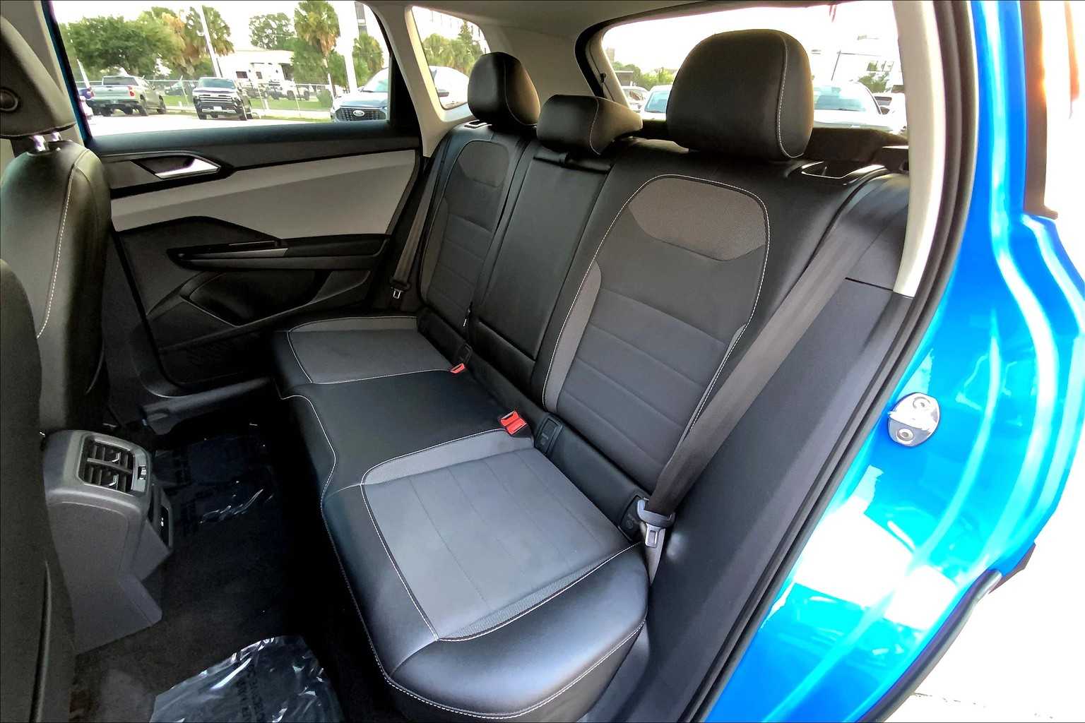 2022 Volkswagen Taos SE photo 19