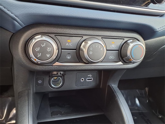 2025 Nissan Versa SV photo 16