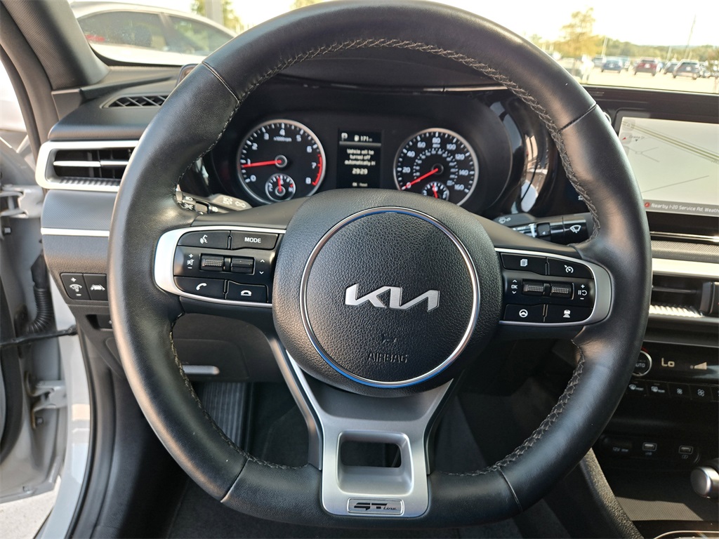 2024 Kia K5 GT-Line photo 13