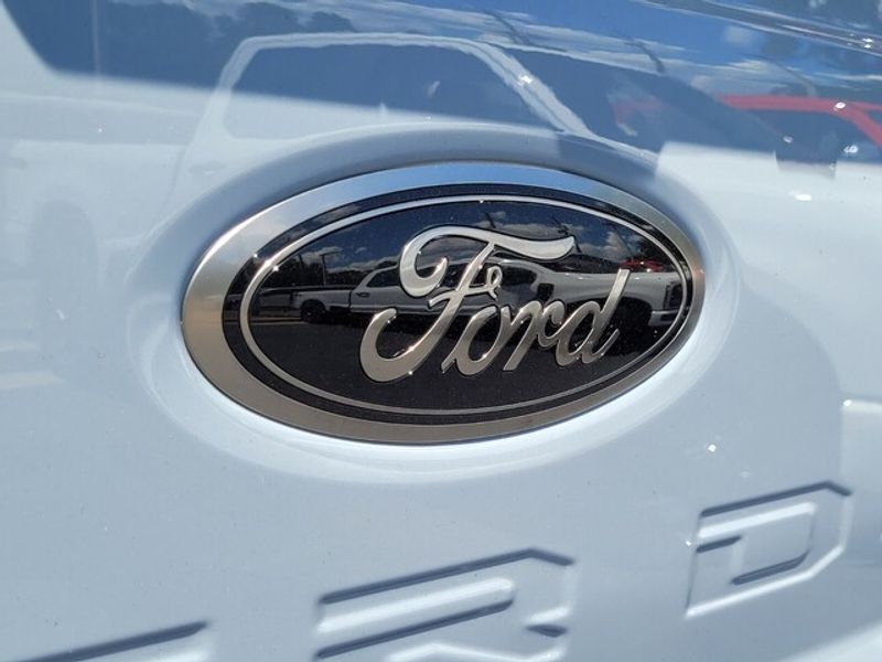 2025 Ford F-350 Lariat photo 9