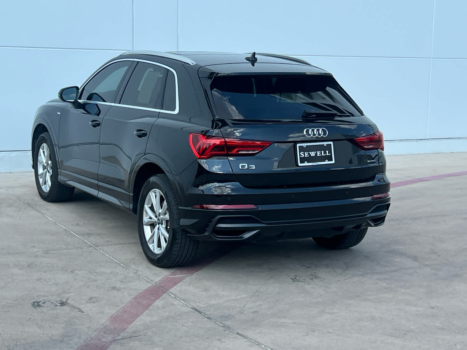 2022 Audi Q3 S line Premium photo 6