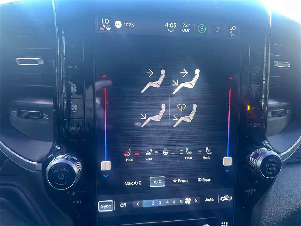2022 Ram 3500 Laramie photo 18
