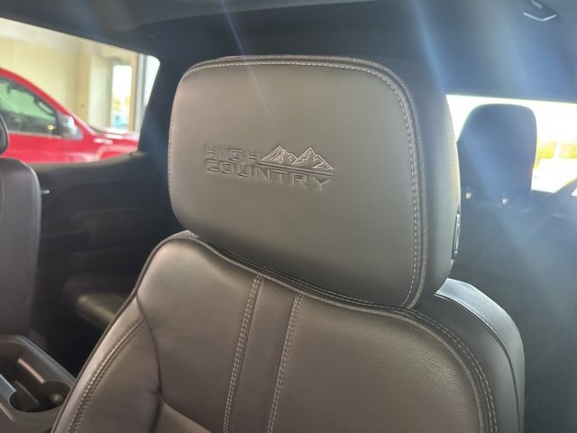 2022 Chevrolet Silverado 1500 High Country photo 9