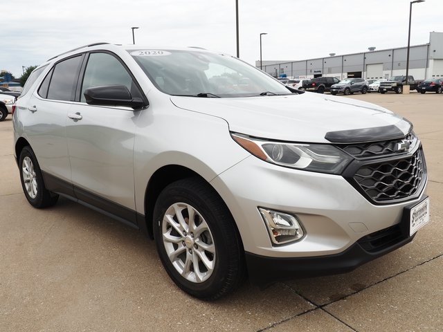 2020 Chevrolet Equinox LT photo 3