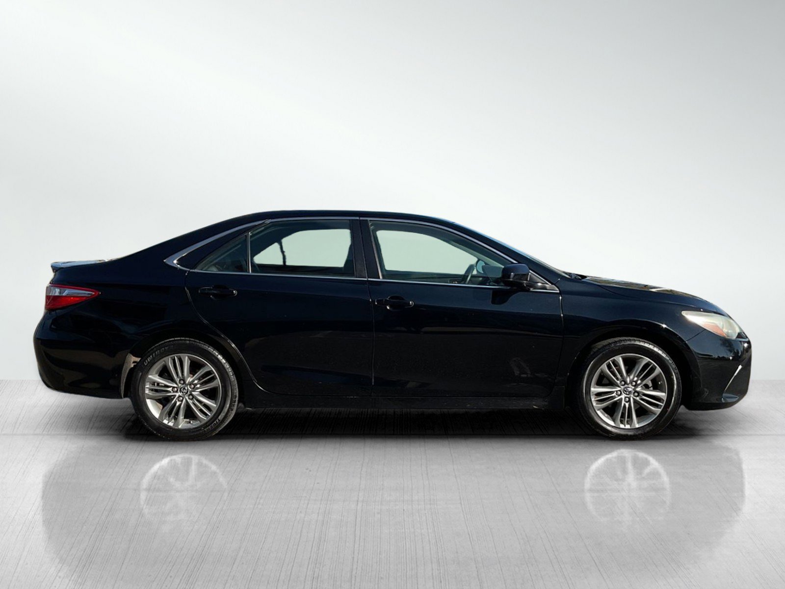 2016 Toyota Camry SE photo 6