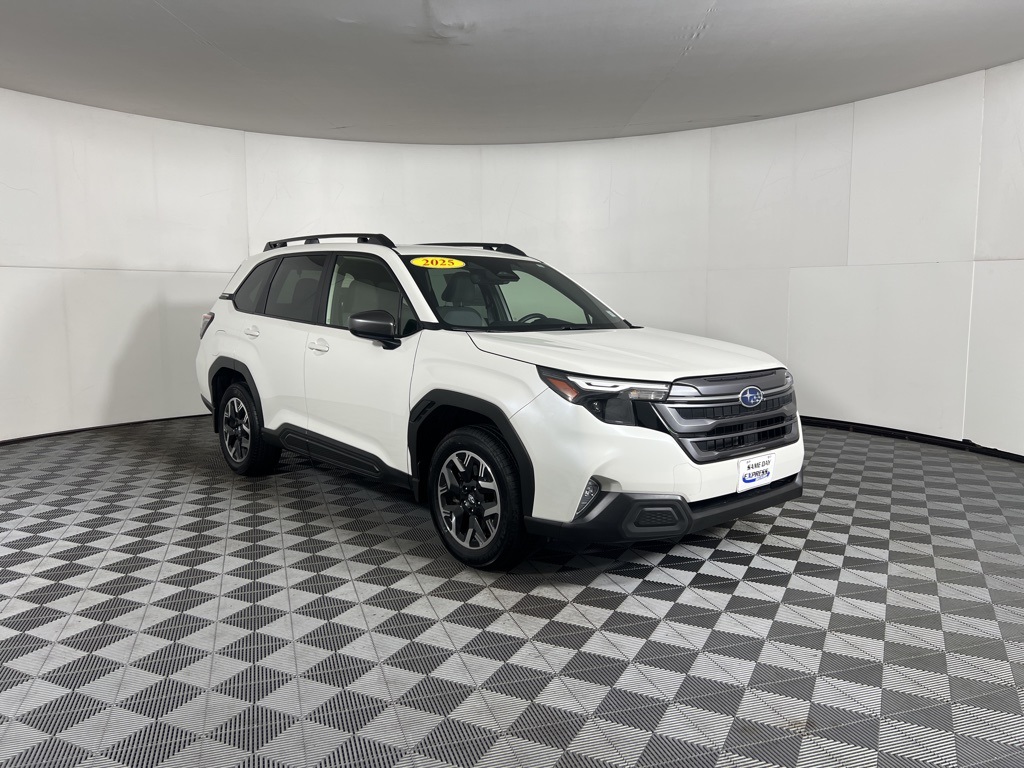 2025 Subaru Forester Premium Base photo 5
