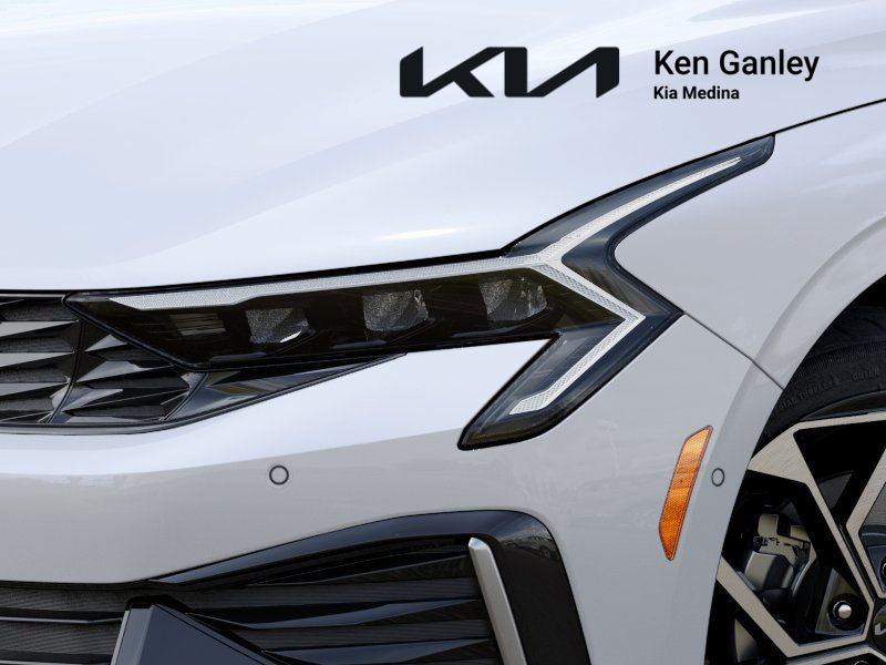 2025 Kia K5 EX photo 10