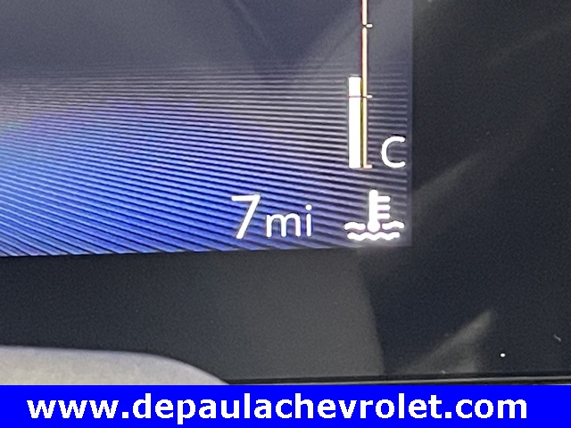 2025 Chevrolet Trax LT photo 2