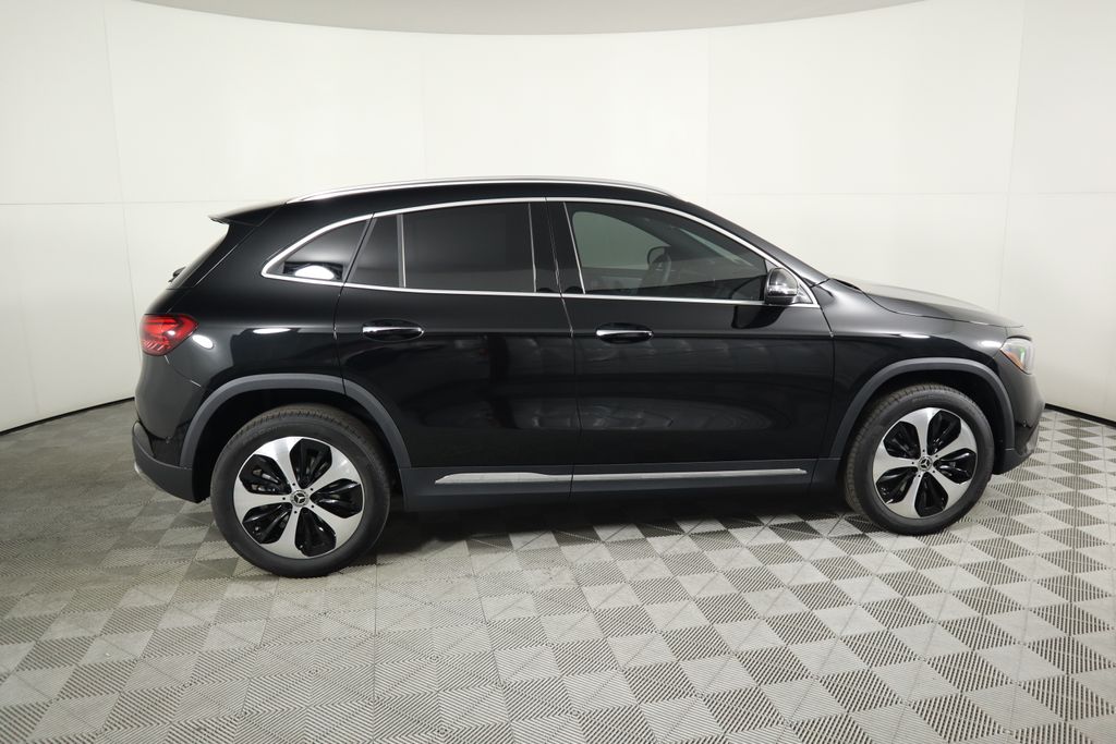 2025 Mercedes Benz GLA 250 photo 4