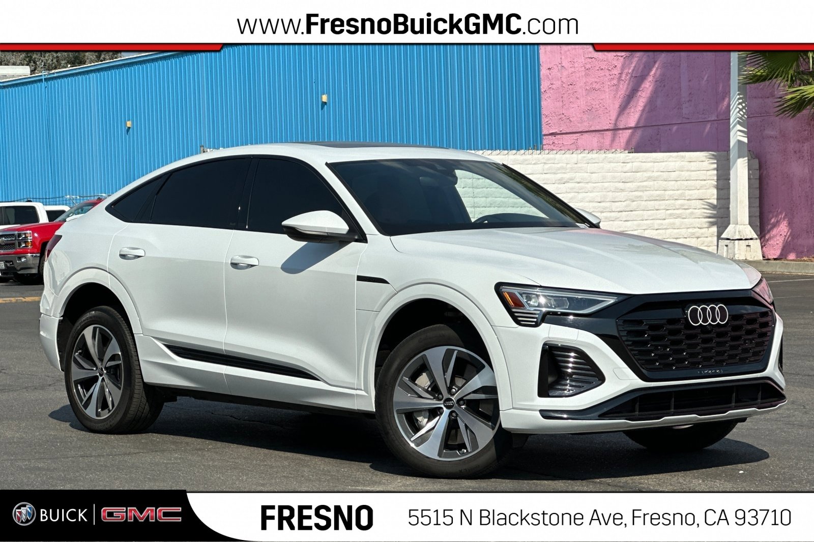 2024 Audi Q8 Sportback e-tron Premium's photo