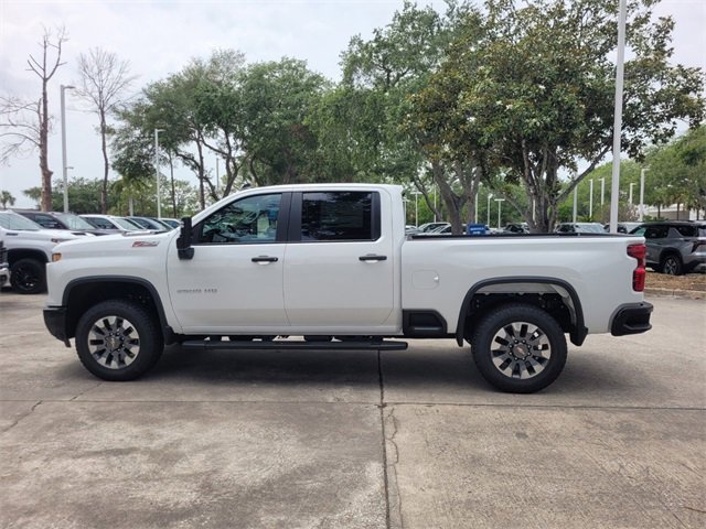 2025 Chevrolet Silverado 2500HD Custom Z71 photo 3
