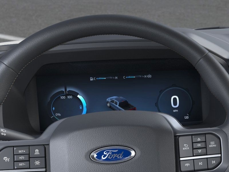 2025 Ford F-150 Lightning Lariat photo 14