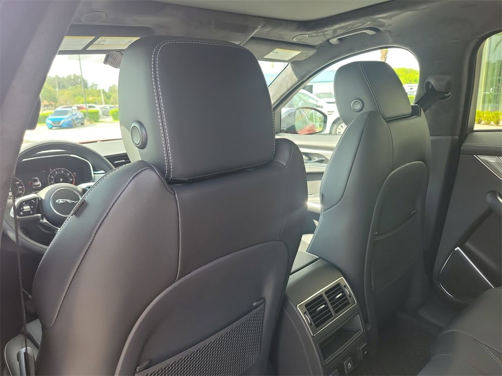 2026 Jaguar F-PACE P250 R-Dynamic S photo 16
