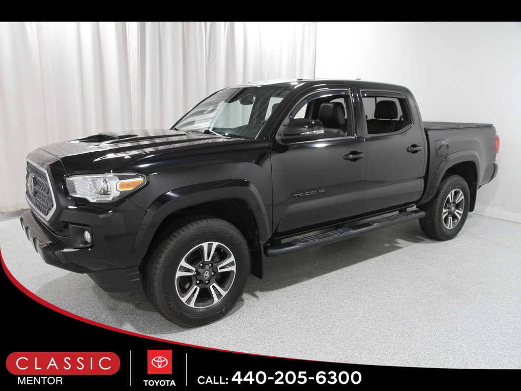 2019 Toyota Tacoma TRD Sport photo 3