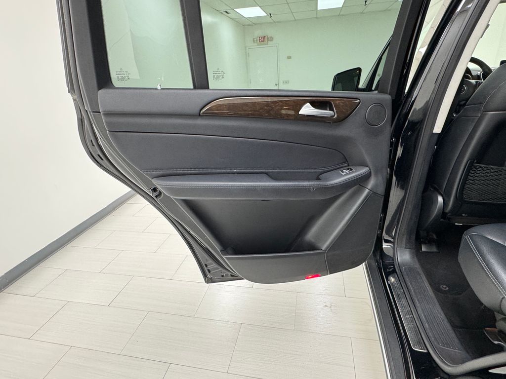2018 Mercedes Benz GLS 450 4MATIC photo 11