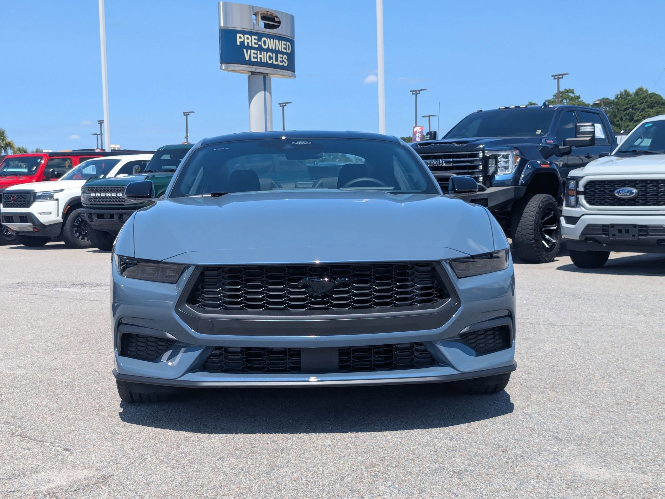 2025 Ford Mustang EcoBoost photo 2