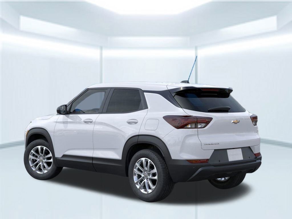 2026 Chevrolet Trailblazer LS photo 2