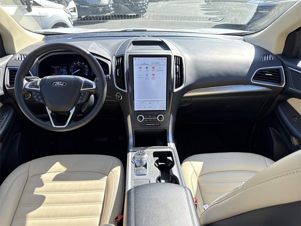 2022 Ford Edge SEL photo 20