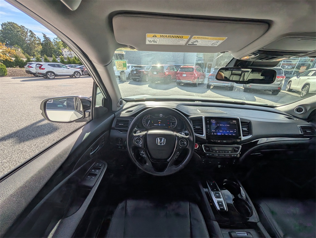 2017 Honda Pilot Elite photo 2
